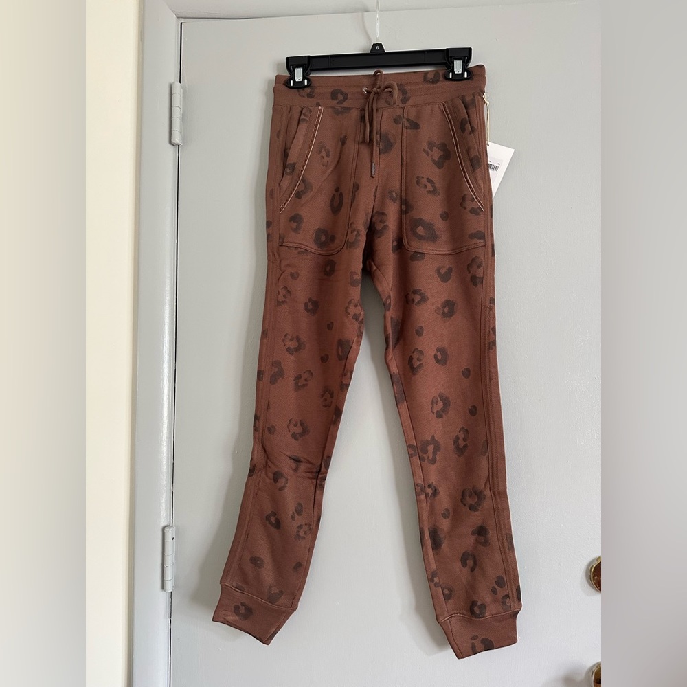 NWT Splendid  Drawstring Waist Mid Rise Leopard Print Coordinating Joggers small - Picture 9 of 11